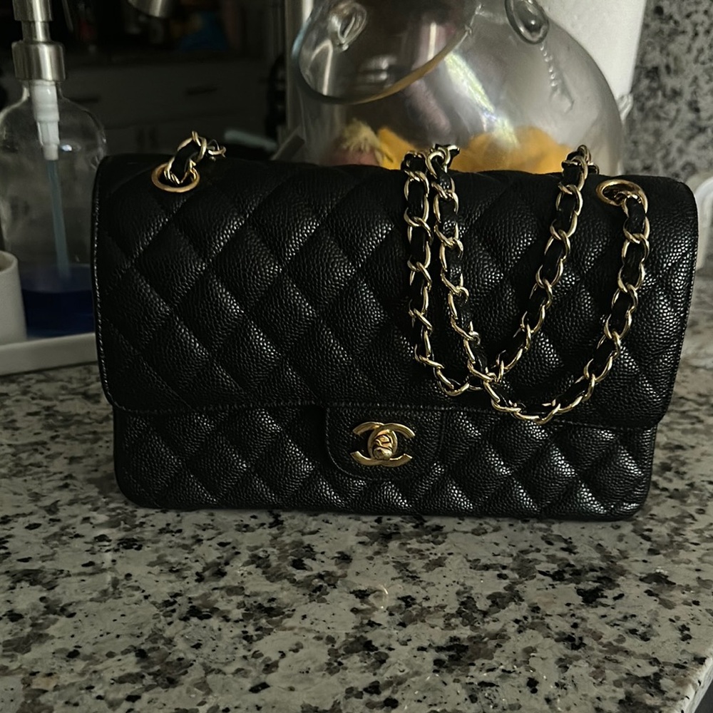 CHANEL Black Quilted Shoulder Bag with Iconic CC Closure